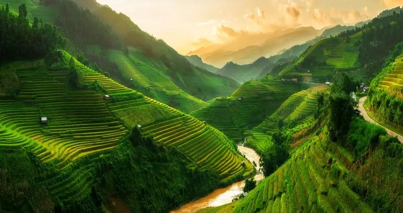 attractions/vietnam/Introducing-the-city-of-Sapa-in-Vietnam/Introducing-the-city-of-Sapa-in-Vietnam_800_424.jpg